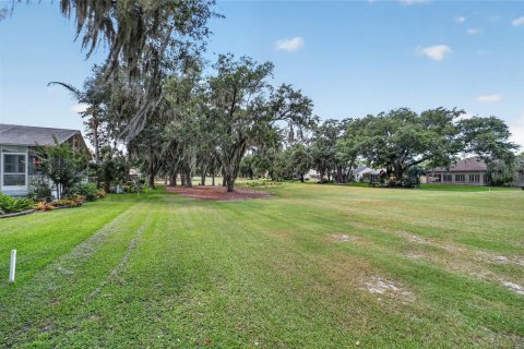 House in The Villages, Florida 3 bedrooms, 171.13 sq.m. № 2199265 - photo 22