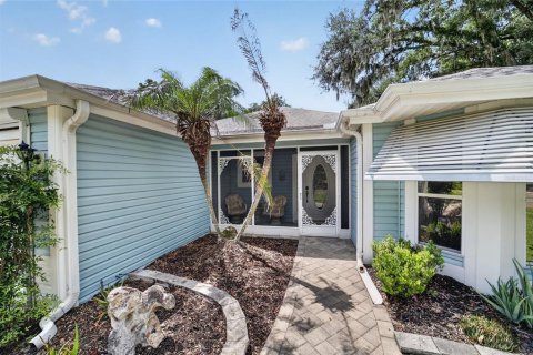 House in The Villages, Florida 3 bedrooms, 171.13 sq.m. № 2199265 - photo 3