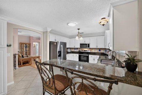 House in The Villages, Florida 3 bedrooms, 171.13 sq.m. № 2199265 - photo 7