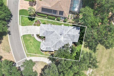 House in The Villages, Florida 3 bedrooms, 171.13 sq.m. № 2199265 - photo 17