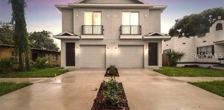 Commercial property in Tampa, Florida 6 bedrooms, 300.17 sq.m. № 1718093