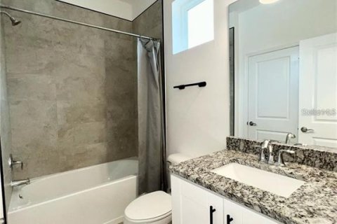 Commercial property in Tampa, Florida 6 bedrooms, 300.17 sq.m. № 1718093 - photo 6