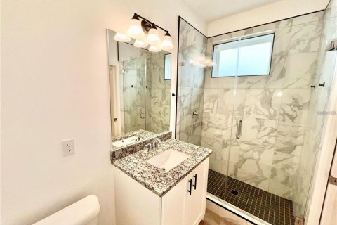 Commercial property in Tampa, Florida 6 bedrooms, 300.17 sq.m. № 1718093 - photo 8