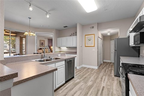 Condo in Tampa, Florida, 2 bedrooms  № 1870584 - photo 13