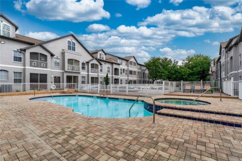 Condo in Tampa, Florida, 2 bedrooms  № 1870584 - photo 7