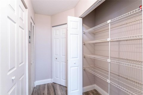 Condo in Tampa, Florida, 2 bedrooms  № 1870584 - photo 21