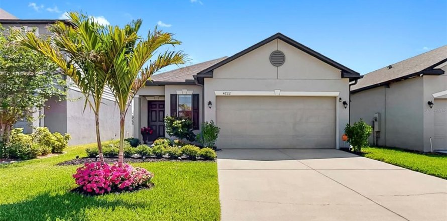House in Palmetto, Florida 3 bedrooms, 139.17 sq.m. № 1658590