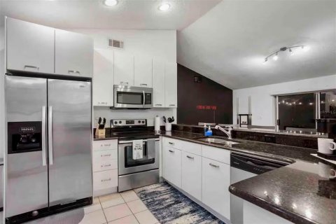 Casa en alquiler en Davenport, Florida, 3 dormitorios, 151.99 m2 № 1535411 - foto 6