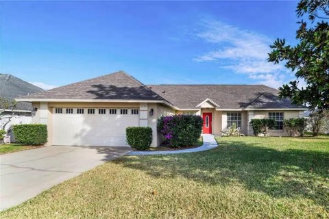 Casa en alquiler en Davenport, Florida, 3 dormitorios, 151.99 m2 № 1535411 - foto 1
