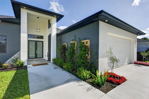 House in Lehigh Acres, Florida 3 bedrooms, 170.29 sq.m. № 2349765 - photo 4