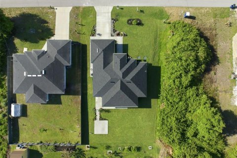 House in Lehigh Acres, Florida 3 bedrooms, 170.29 sq.m. № 2349765 - photo 28