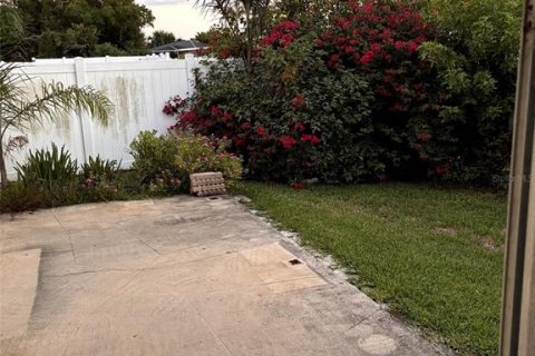 Casa en alquiler en Saint Petersburg, Florida, 4 dormitorios, 157.19 m2 № 2112532 - foto 12