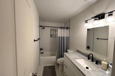 Casa en alquiler en Saint Petersburg, Florida, 4 dormitorios, 157.19 m2 № 2112532 - foto 7