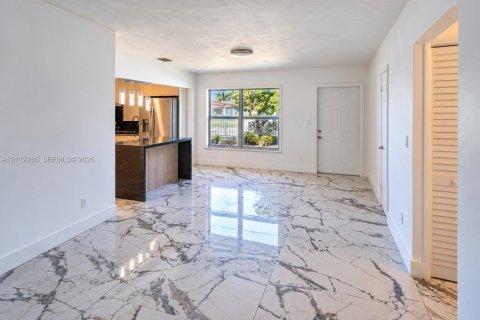 Villa ou maison à vendre à Miami Gardens, Floride: 3 chambres, 151.06 m2 № 2432527 - photo 14