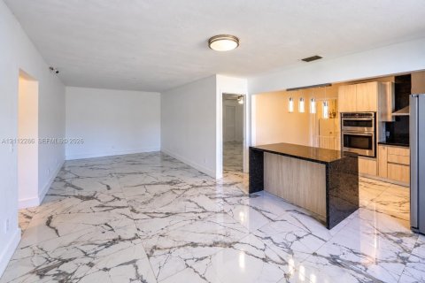 Villa ou maison à vendre à Miami Gardens, Floride: 3 chambres, 151.06 m2 № 2432527 - photo 11