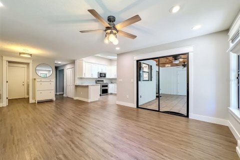 House in Bradenton, Florida 3 bedrooms, 174.47 sq.m. № 2421822 - photo 9