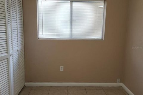 Condominio en venta en Orlando, Florida, 4 dormitorios, 76.18 m2 № 2098100 - foto 10