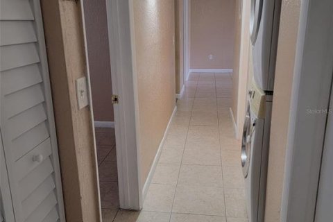 Condominio en venta en Orlando, Florida, 4 dormitorios, 76.18 m2 № 2098100 - foto 8