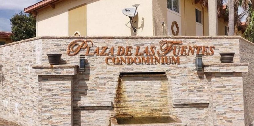 Condominio en Orlando, Florida, 4 dormitorios  № 2098100