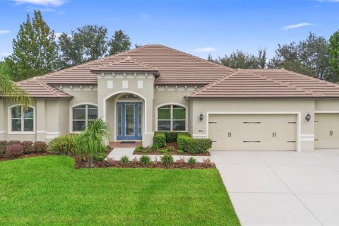 House in Clermont, Florida 4 bedrooms, 246.28 sq.m. № 1919406 - photo 1