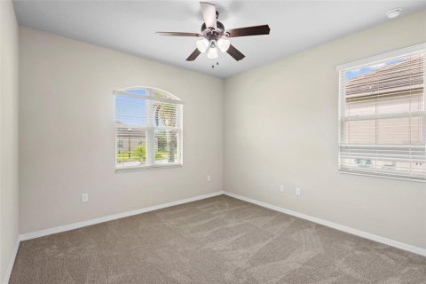 House in Clermont, Florida 4 bedrooms, 246.28 sq.m. № 1919406 - photo 24