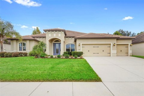 House in Clermont, Florida 4 bedrooms, 246.28 sq.m. № 1919406 - photo 2