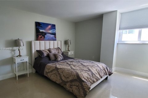 Condo in Miami Beach, Florida, 2 bedrooms  № 1702349 - photo 5
