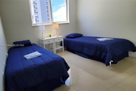Condo in Miami Beach, Florida, 2 bedrooms  № 1702349 - photo 10