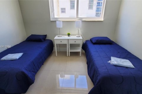 Condo in Miami Beach, Florida, 2 bedrooms  № 1702349 - photo 9