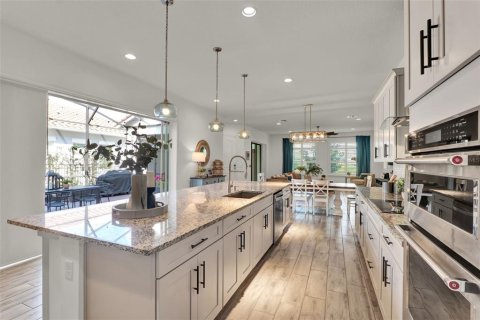 Casa en venta en Orlando, Florida, 4 dormitorios, 351.73 m2 № 1882766 - foto 11