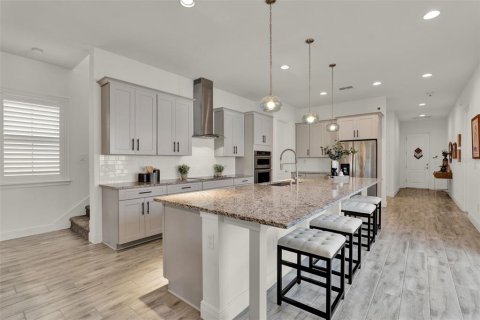 Casa en venta en Orlando, Florida, 4 dormitorios, 351.73 m2 № 1882766 - foto 8