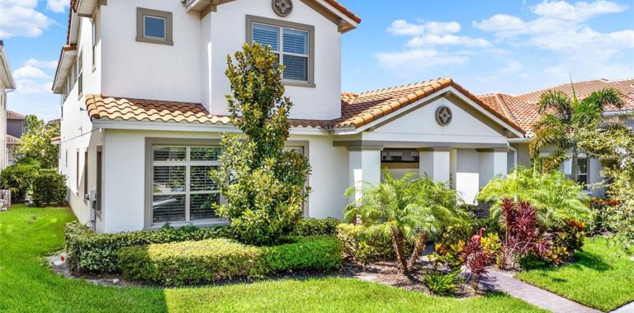 Casa en Orlando, Florida 4 dormitorios, 351.73 m2 № 1882766