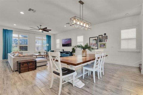 Casa en venta en Orlando, Florida, 4 dormitorios, 351.73 m2 № 1882766 - foto 14