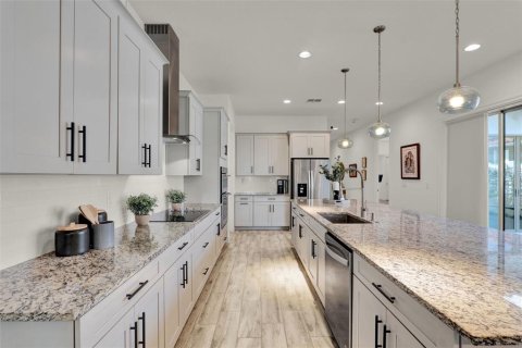 Casa en venta en Orlando, Florida, 4 dormitorios, 351.73 m2 № 1882766 - foto 9