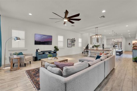 Casa en venta en Orlando, Florida, 4 dormitorios, 351.73 m2 № 1882766 - foto 6