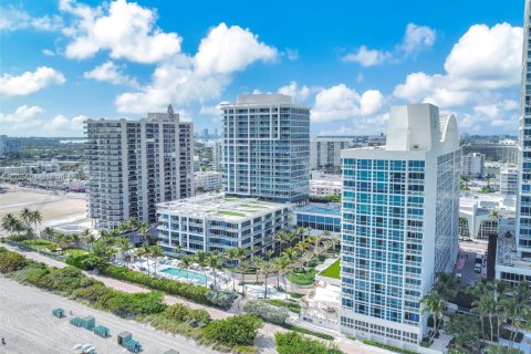 Condominio en venta en Miami Beach, Florida, 1 dormitorio, 61.5 m2 № 1667629 - foto 11