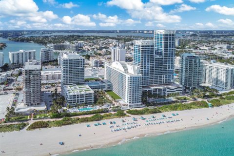 Condominio en venta en Miami Beach, Florida, 1 dormitorio, 61.5 m2 № 1667629 - foto 12