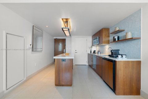 Condominio en venta en Miami Beach, Florida, 1 dormitorio, 61.5 m2 № 1667629 - foto 22