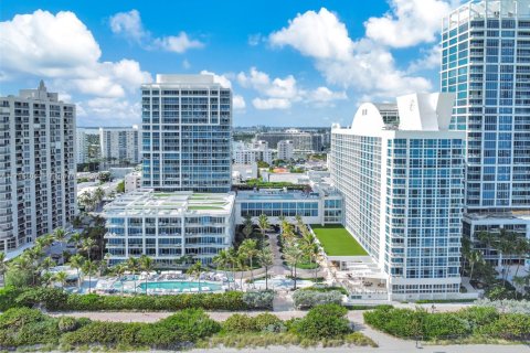 Condominio en venta en Miami Beach, Florida, 1 dormitorio, 61.5 m2 № 1667629 - foto 10