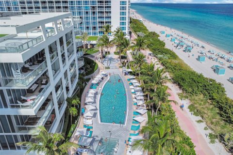 Condominio en venta en Miami Beach, Florida, 1 dormitorio, 61.5 m2 № 1667629 - foto 14