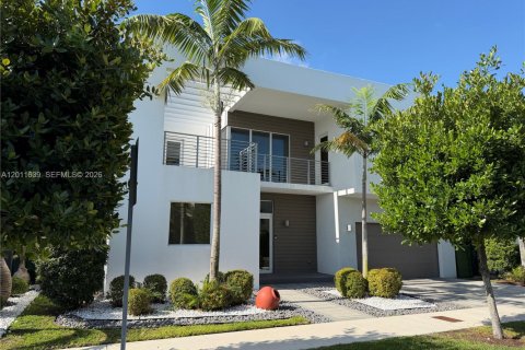 House in Doral, Florida 5 bedrooms, 336.68 sq.m. № 2075285 - photo 3