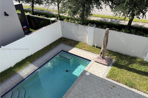 House in Doral, Florida 5 bedrooms, 336.68 sq.m. № 2075285 - photo 20