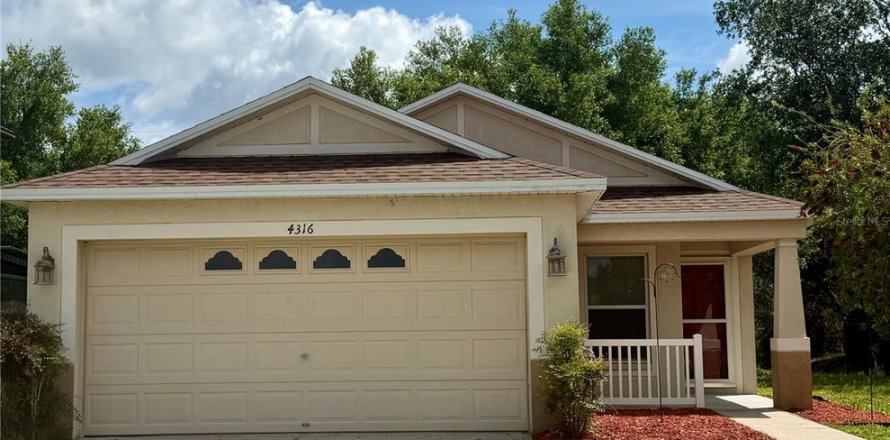 Casa en Wesley Chapel, Florida 4 dormitorios, 137.68 m2 № 2096682