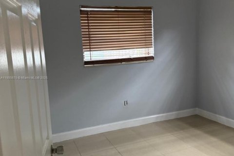 Casa en venta en Miramar, Florida, 3 dormitorios, 123.37 m2 № 1971273 - foto 5