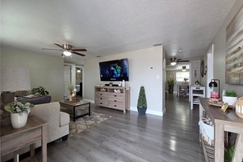 Casa en venta en Holiday, Florida, 2 dormitorios, 89.09 m2 № 2217605 - foto 2