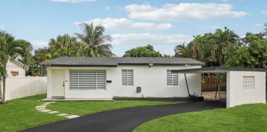 Villa ou maison à Wilton Manors, Floride 3 chambres, 114.73 m2 № 1896202
