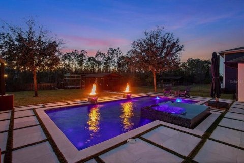 House in Orlando, Florida 4 bedrooms, 317.35 sq.m. № 1734738 - photo 4