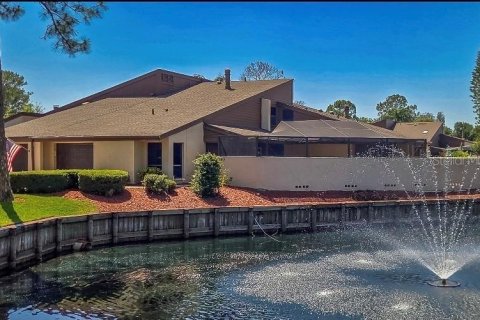 House in Tampa, Florida 3 bedrooms, 169.08 sq.m. № 2102255