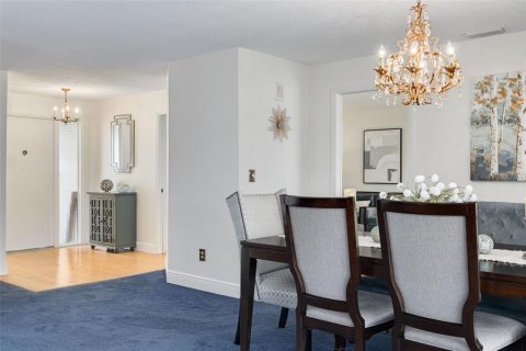 House in Clearwater, Florida 4 bedrooms, 196.67 sq.m. № 2092863 - photo 5