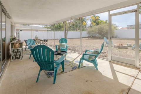 House in Clearwater, Florida 4 bedrooms, 196.67 sq.m. № 2092863 - photo 23
